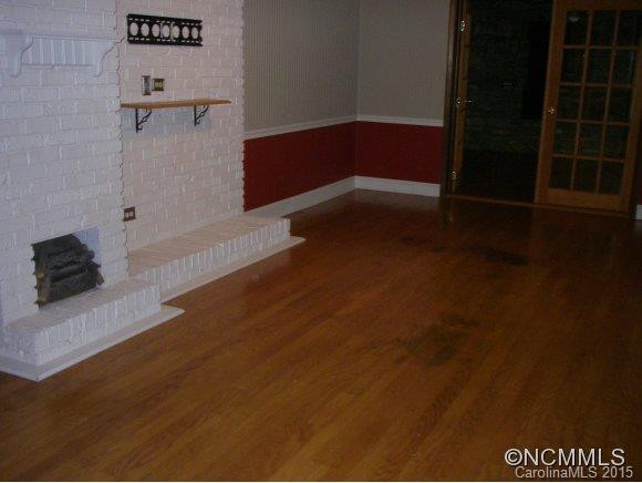 204 LOCUST DRIVE - Photo 11