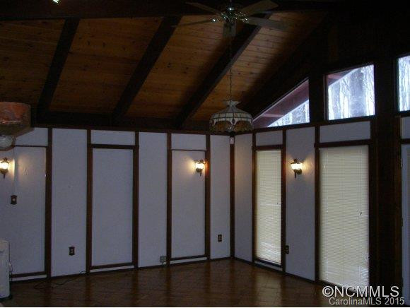 204 LOCUST DRIVE - Photo 15