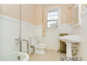 216 Montford Ave - Photo 18