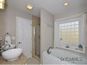 15 MACDOUGALL - Photo 16