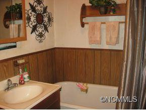 2884 Asheville Highway - Photo 13