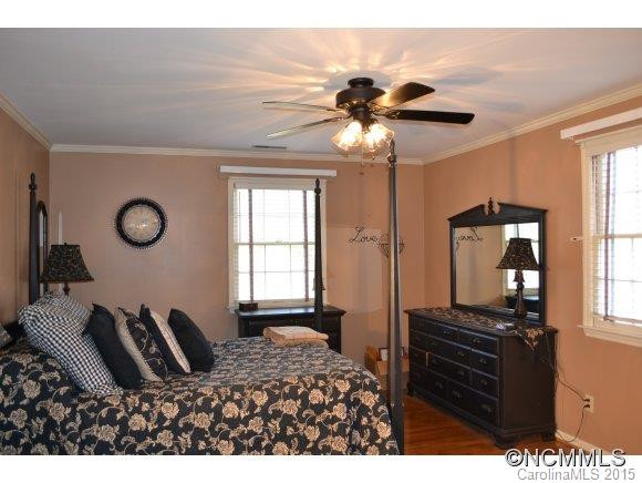 205 Woodland Court - Photo 10