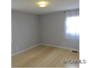 25 Roberts - Photo 6