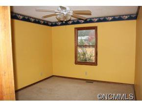 136 Foxbriar Drive - Photo 14