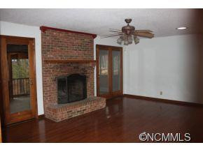 136 Foxbriar Drive - Photo 3