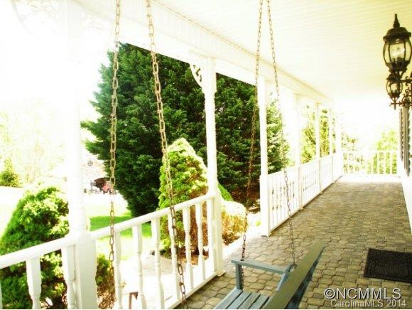 313 MOUNTAIN VALLEY DRIVE - Photo 2