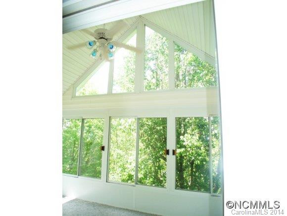 313 MOUNTAIN VALLEY DRIVE - Photo 13