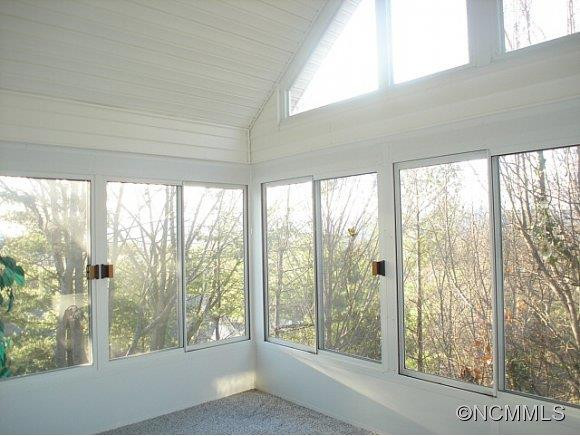 313 MOUNTAIN VALLEY DRIVE - Photo 14