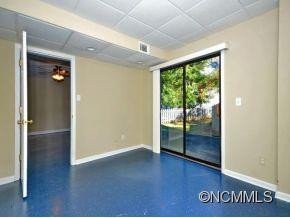 1038 WINDSOR DR - Photo 18