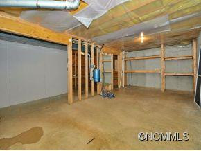 1038 WINDSOR DR - Photo 19