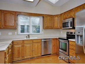 1038 WINDSOR DR - Photo 9