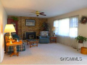 216 Castleton Ln. - Photo 3