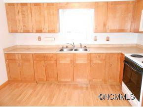1387 Brown Ave - Photo 4