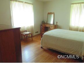 553 Lakeshore Drive - Photo 15
