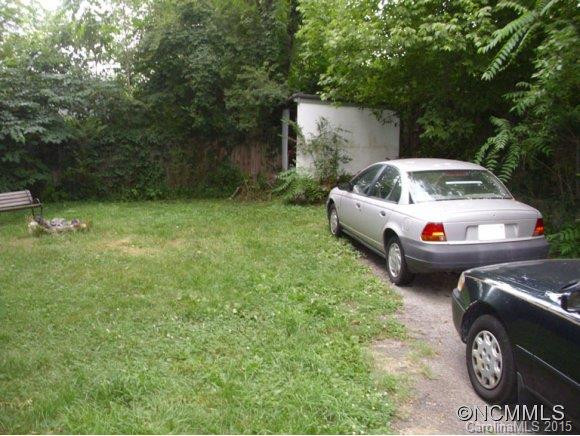 121 Montana Ave - Photo 2