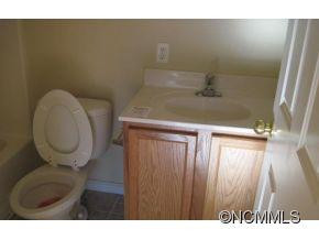 711 Villas Court - Photo 5