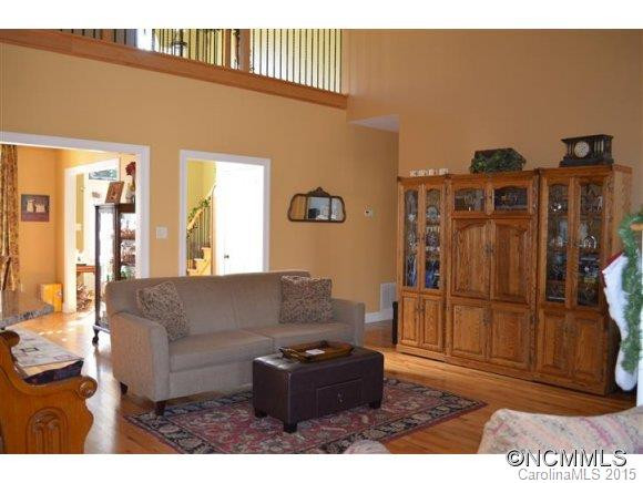 27 Graylyn Drive - Photo 2