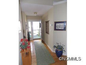 1004 Thorncrest Drive - Photo 2