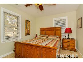 361 Sycamore Dr - Photo 13