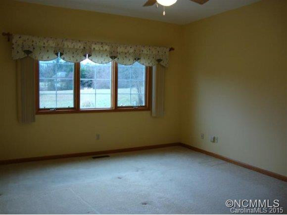 21 BEAUMONT DRIVE - Photo 9