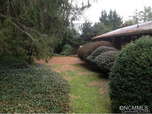 54 Evergreen St - Photo 2