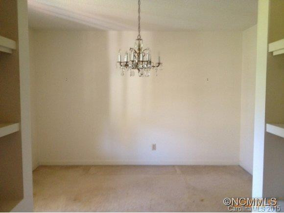 54 Evergreen St - Photo 3