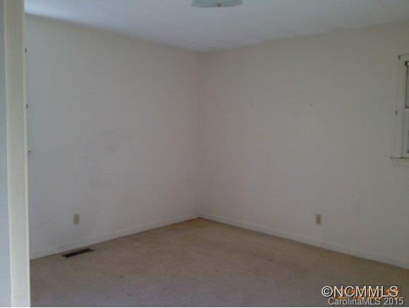 54 Evergreen St - Photo 5