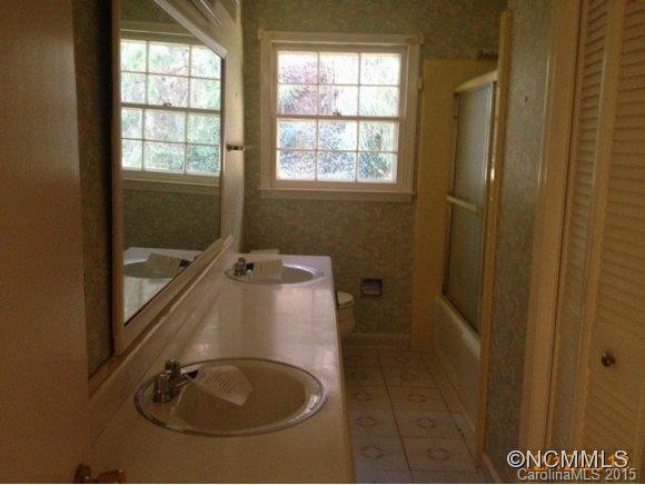 54 Evergreen St - Photo 7
