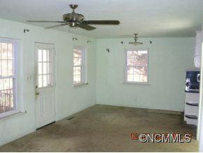 212 Fox Street - Photo 2
