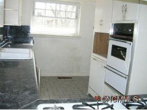 212 Fox Street - Photo 4