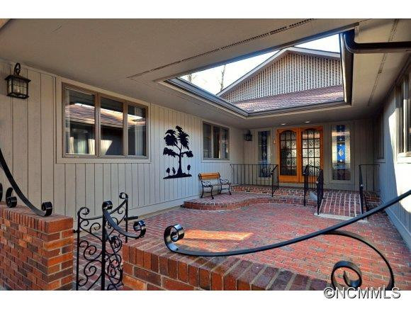 1080 Linkside Drive - Photo 2