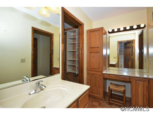 1080 Linkside Drive - Photo 12