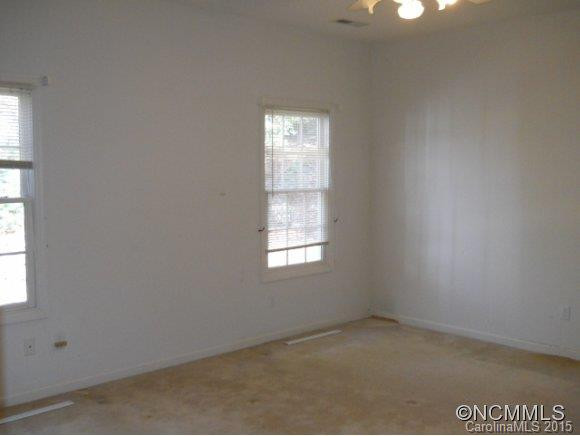 137 Wintergreen Drive - Photo 8