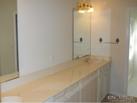 137 Wintergreen Drive - Photo 9