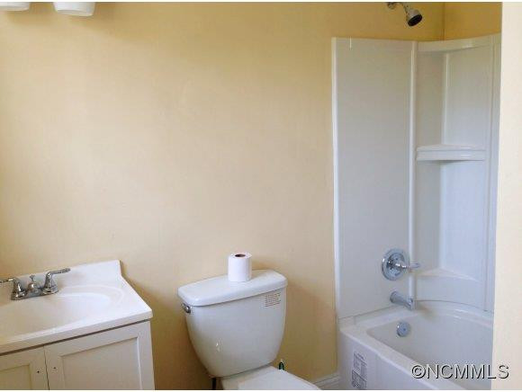 7 White Avenue - Photo 12