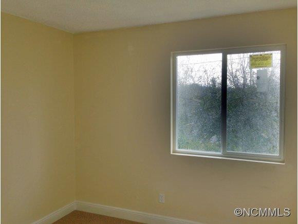 7 White Avenue - Photo 13