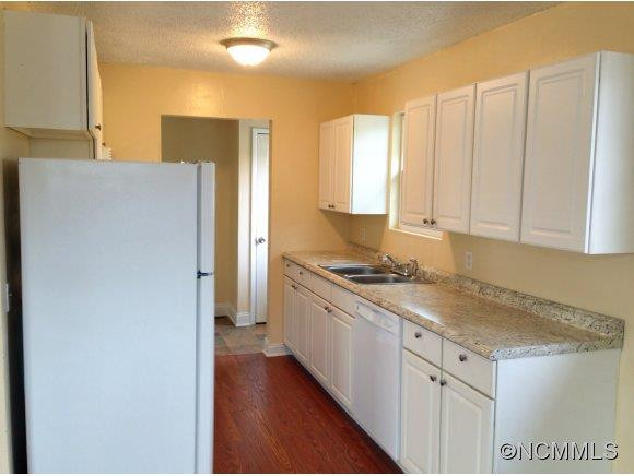 7 White Avenue - Photo 6