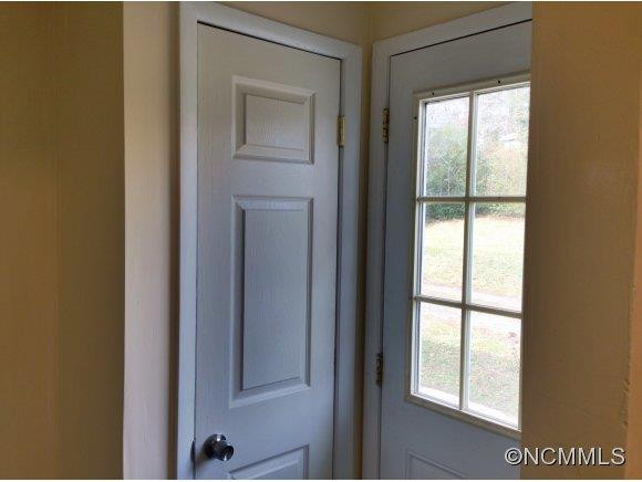 7 White Avenue - Photo 8