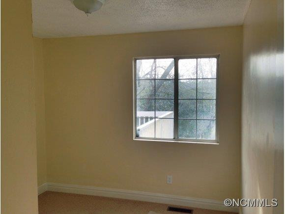 7 White Avenue - Photo 10
