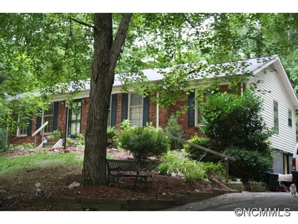 10 SPRING HILL CIRCLE