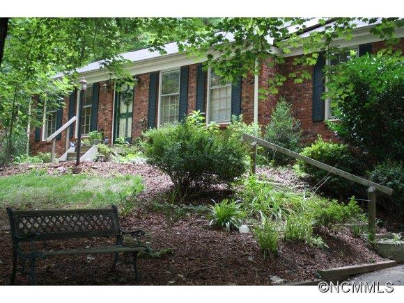 10 SPRING HILL CIRCLE - Photo 2