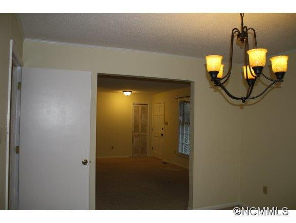 10 SPRING HILL CIRCLE - Photo 5
