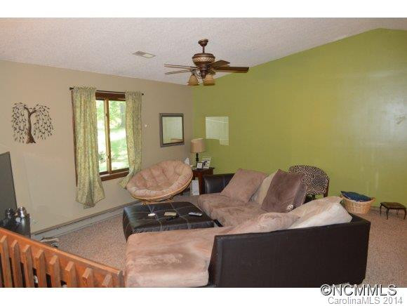 9 West Oakview Road - Photo 3