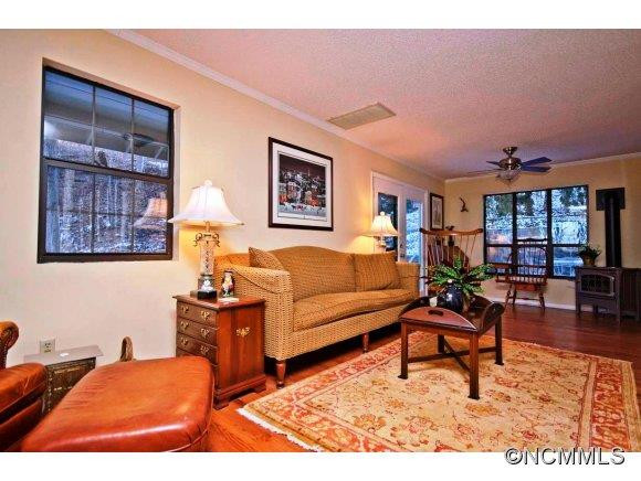 474 Sunset Dr - Photo 2