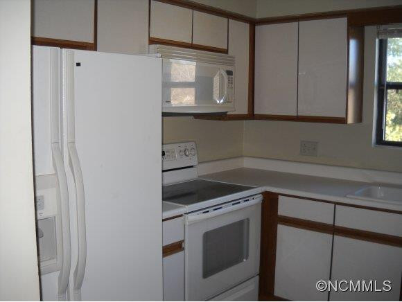 206 Abbey Circle - Photo 2