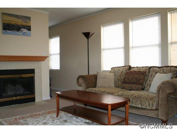 402 Abbey Circle - Photo 3
