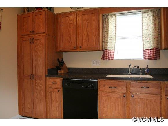 402 Abbey Circle - Photo 6