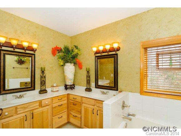1021 Grandview Rd - Photo 9