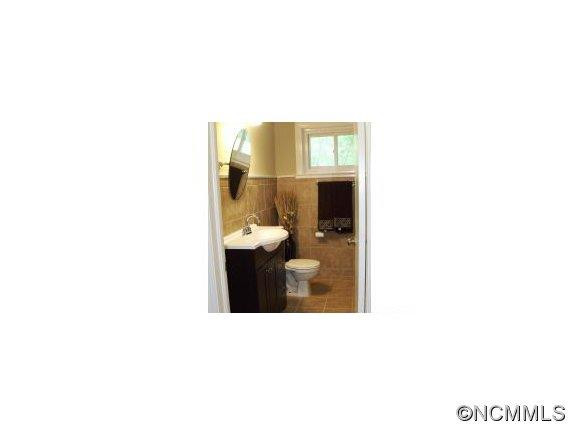 1732 Haywood Road - Photo 15
