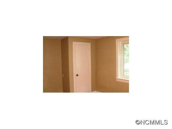 1732 Haywood Road - Photo 17